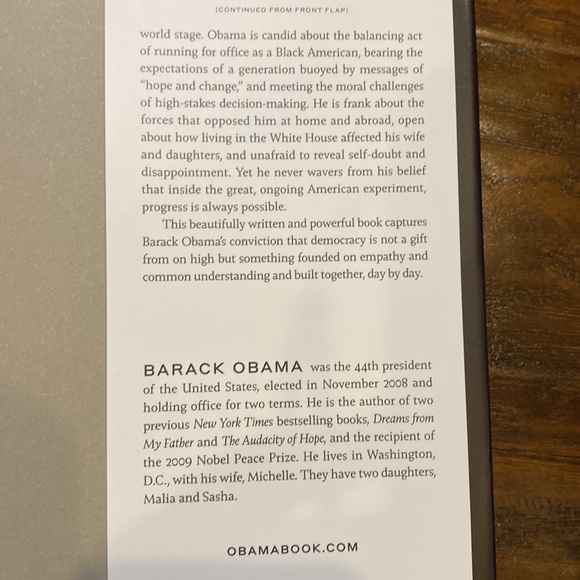 New York Times Bestseller A Promised Land Barack Obama Memoir Hardcover - Picture 6 of 6